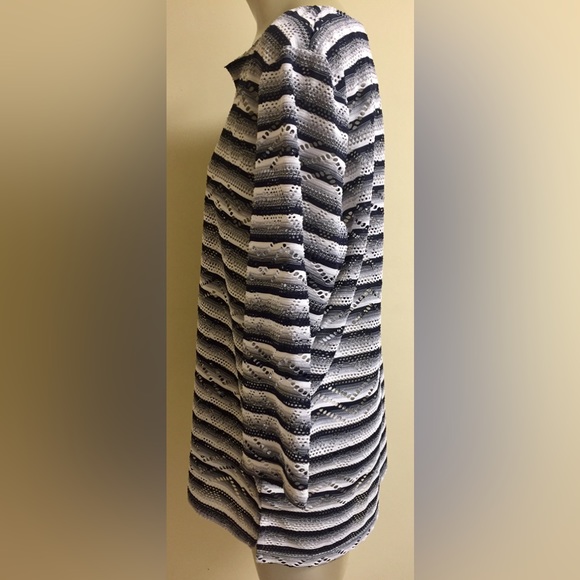 Chicos Size 2 (L/12) Navy White Striped 3/4 Sleeve Cutout Top Shirt - Picture 3 of 9